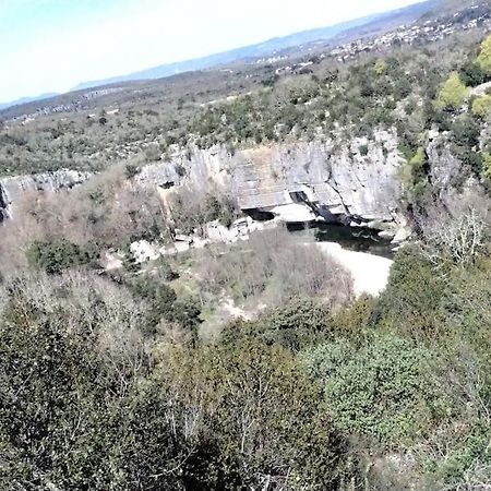 Lou Caladou Gite En Pierre Avec Bain A Remous Vallon-Pont-dʼArc Екстериор снимка